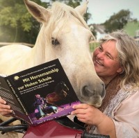 Book "Mit Horsemanship zur Hohen Schule"