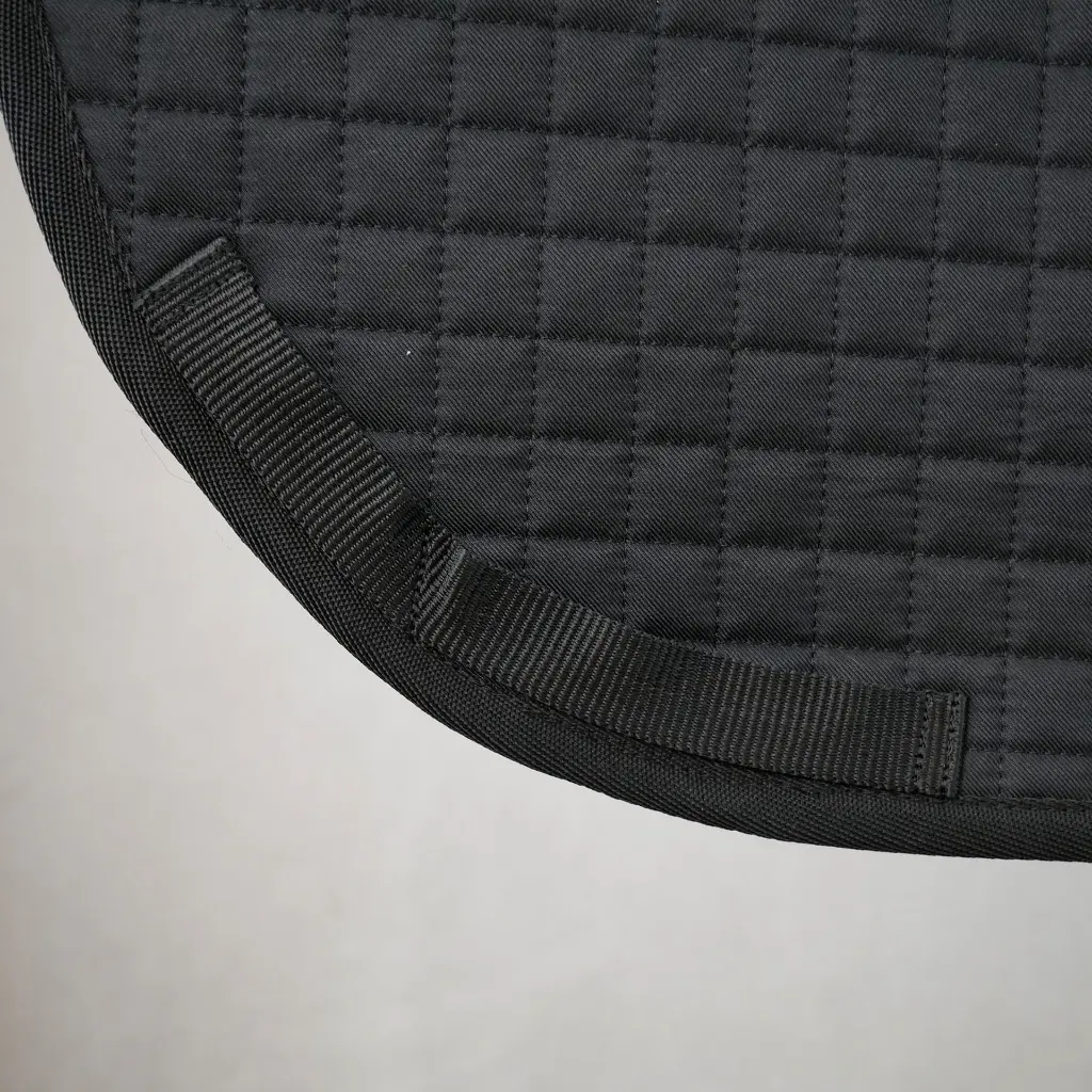 Schabracke_mit_Polstertaschen_schwarz3.webp